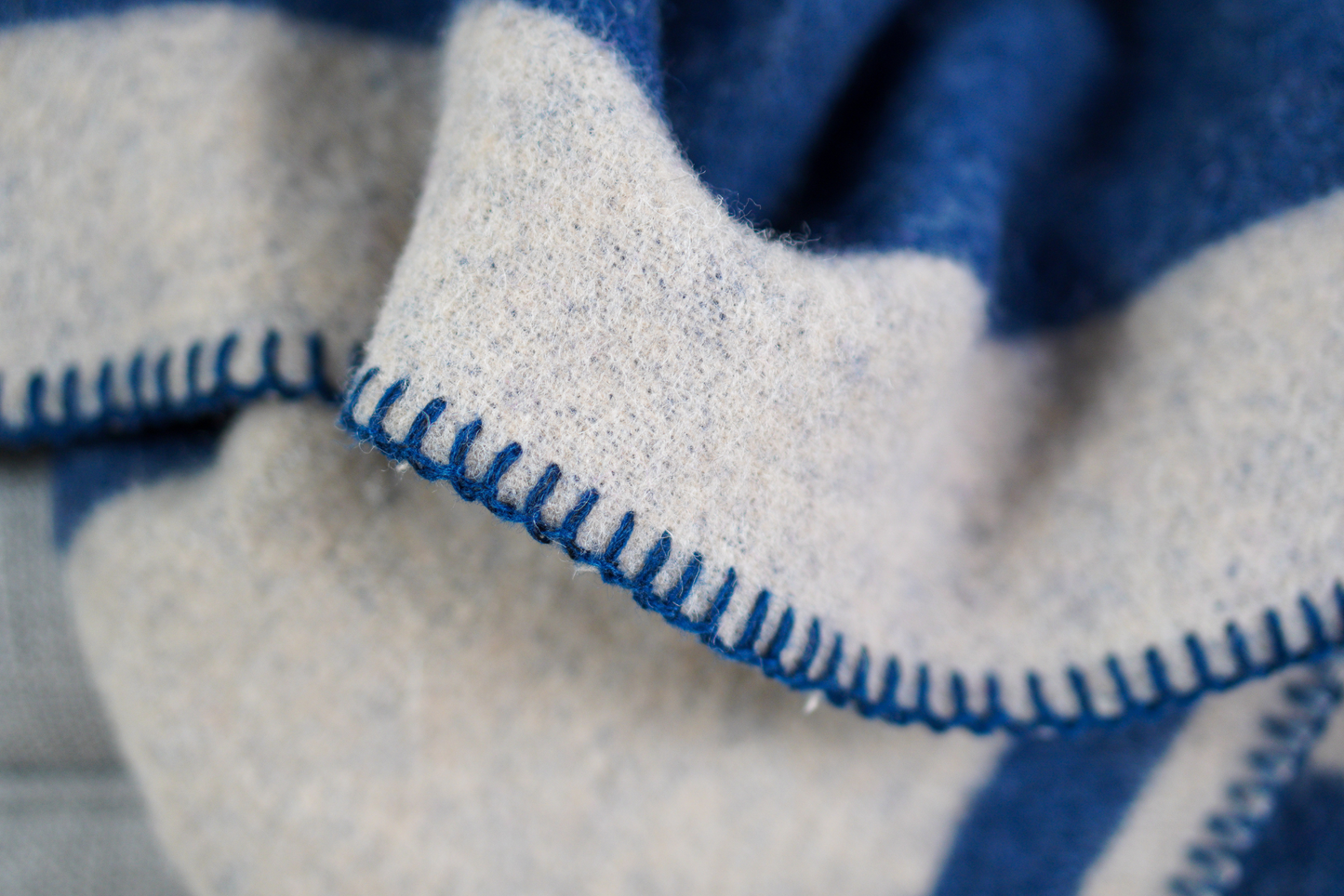 Levels Pure New Wool Jacquard Throw – Navy & Beige